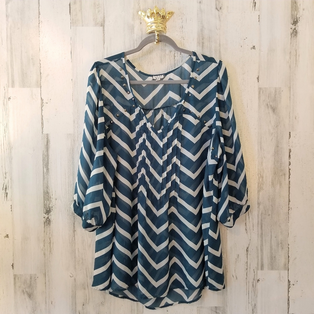 Eyeshadow brand chevron blouse 2x